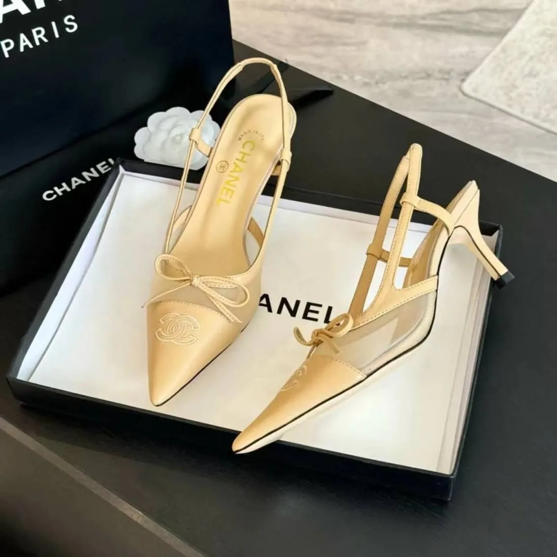 Shoes from the LUXE VELORA collection